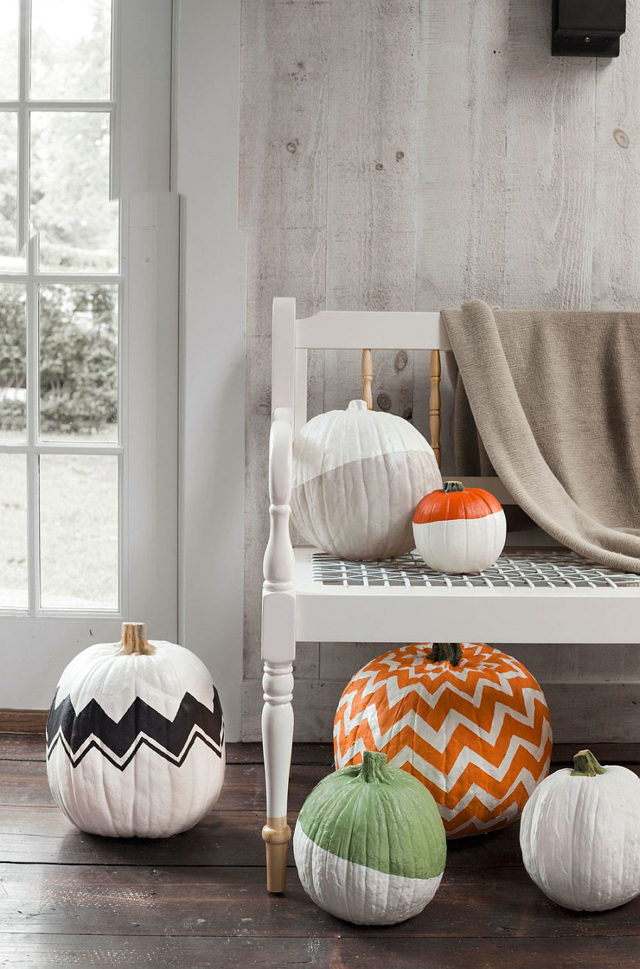 Snazzy and chic painted pumpin idea for Halloween with geo style