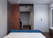 Tiny-bedroom-design-for-the-modern-bachelor-pad-217x155