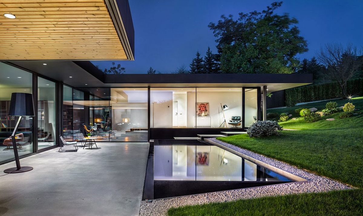 A look at the sleek and stylish swimming pool of the Pagoda House