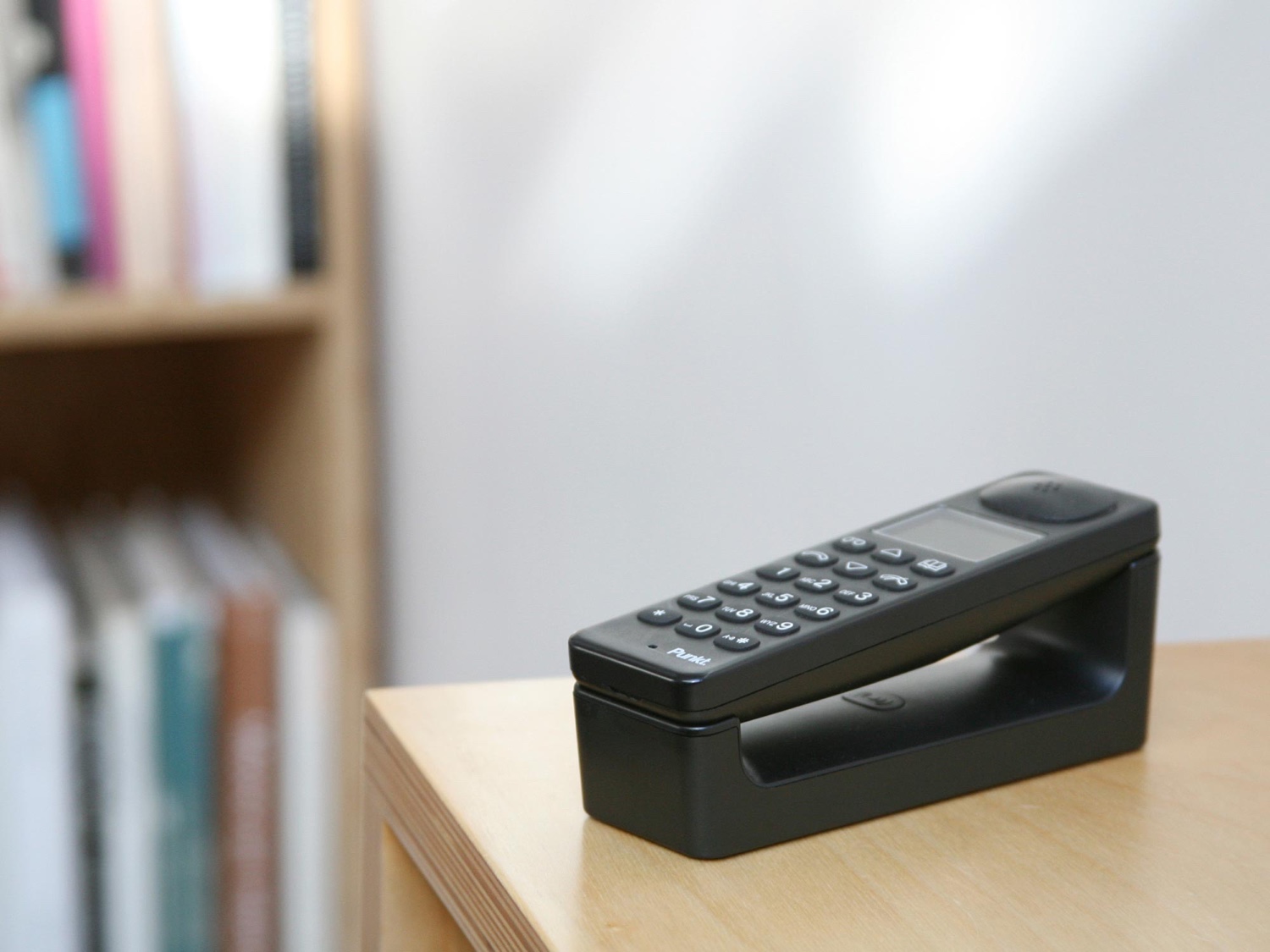 DP-01 Dect Phone (2010). A cordless phone designed for Punkt.