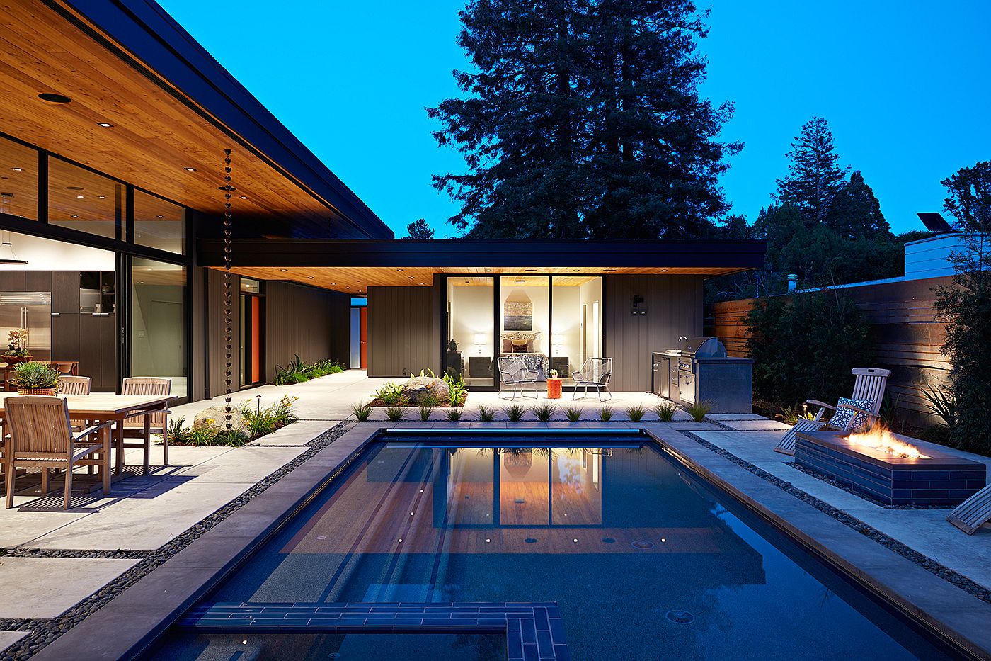 Design of poolscape for the Eichler-inspired home by Arterra Landscape Architects