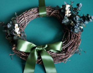 An Earthy, Elegant DIY Holiday Wreath