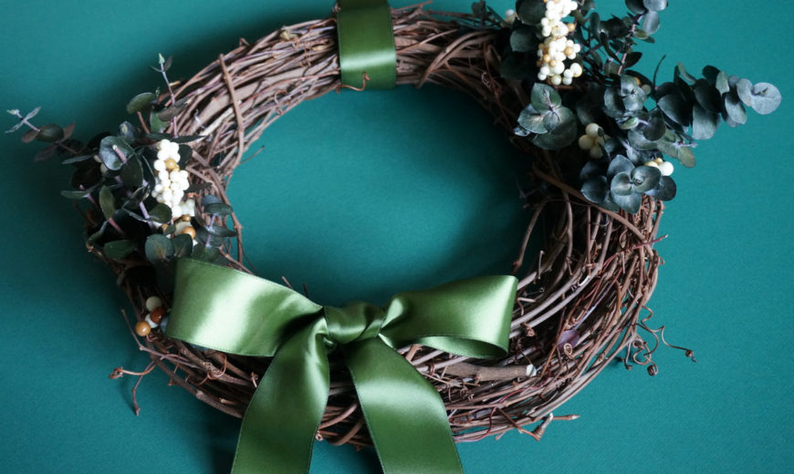 An Earthy, Elegant DIY Holiday Wreath