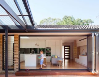 Slated Timber Screen and a Light-Filled Interior Transform 1960s Sydney Home