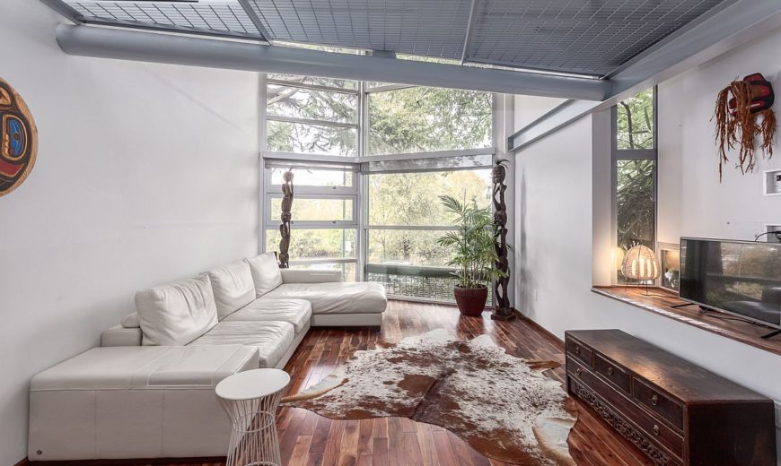 Skylights, Glass Floors and Stairs: Loft-Style Duplex in Vancouver Is All About Light!