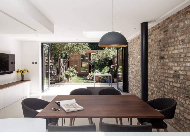 Light, Space and a Cheerful Family Zone: Modern Extension of London ...