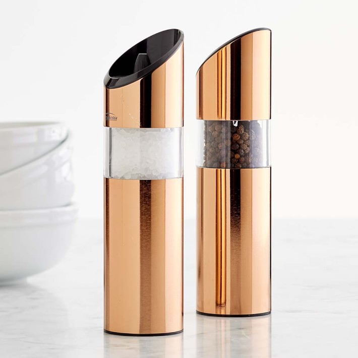 Salt and pepper mill in copper