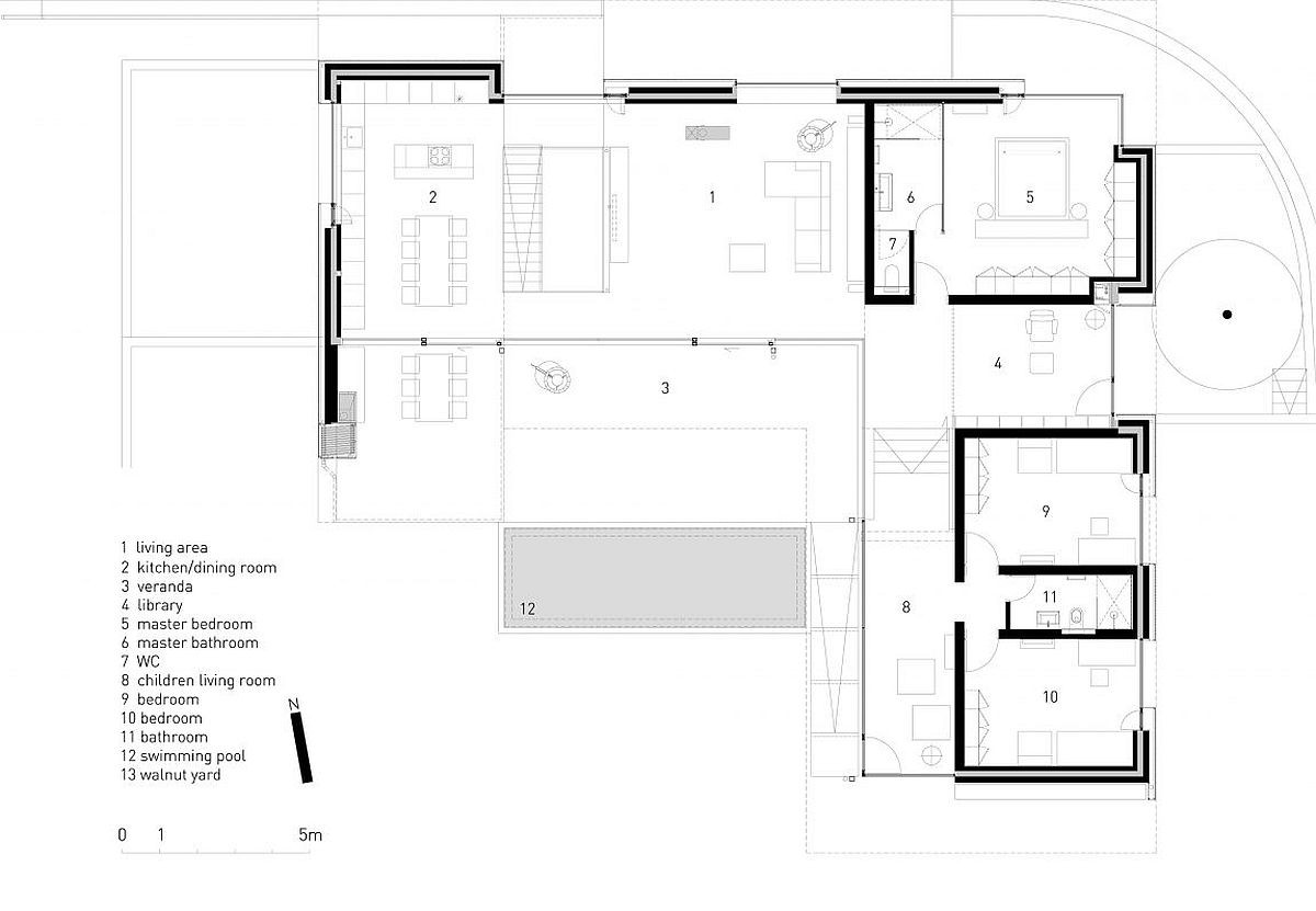 Second level floor plan with bedrooms