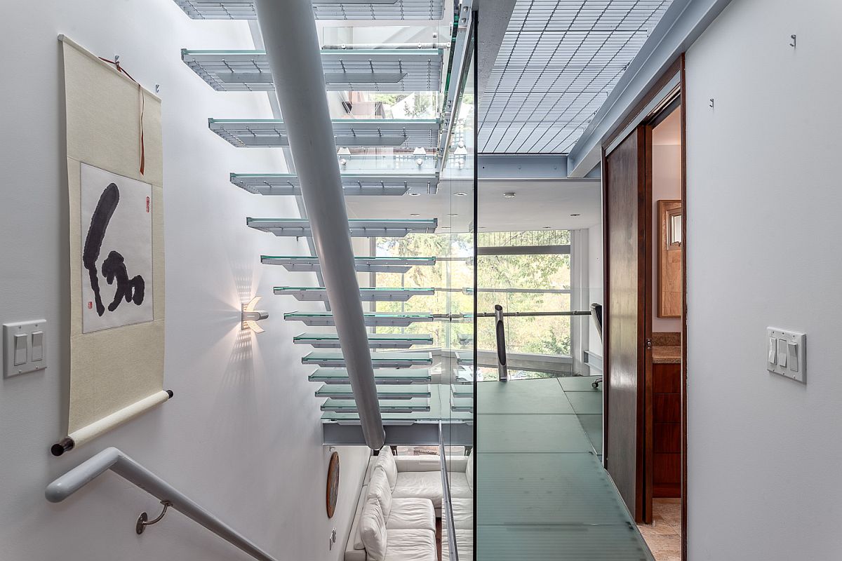 Steel and glass railing and stairs design