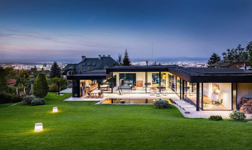 Serene Pagoda House Offers Panoramic City and Mountain Views