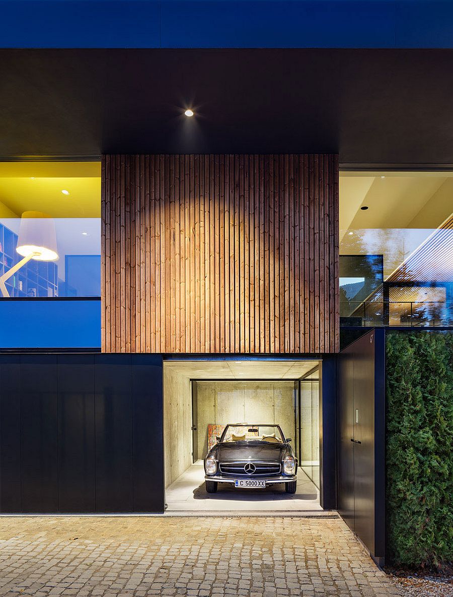 Vintage car displayed in the patio leading to the stairs