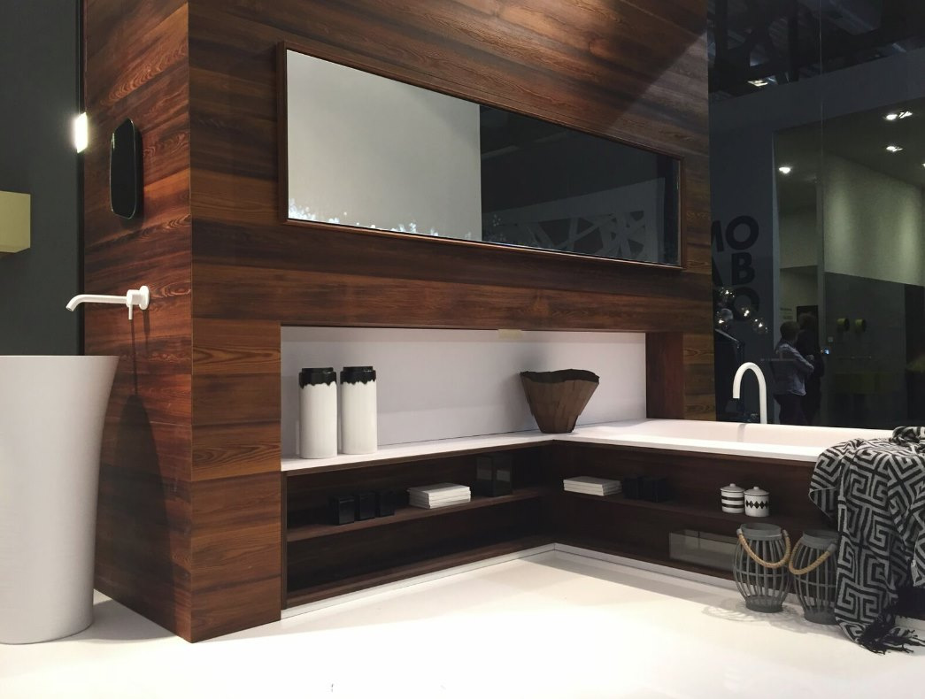 Black and white meet brown in this modern bathroom