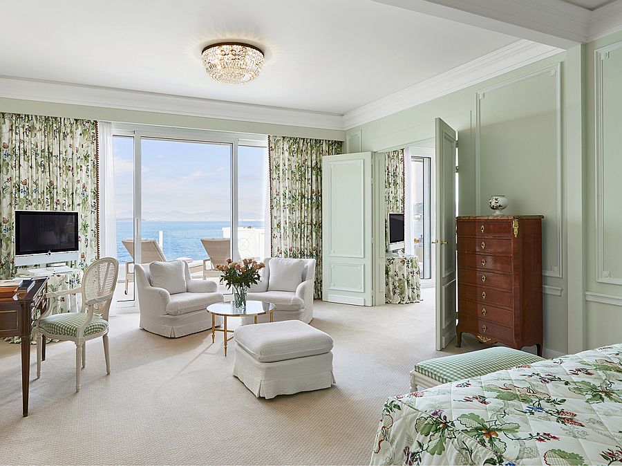 Classic French style and modern comfort rolle dinto one at Hotel du Cap-Eden-Roc
