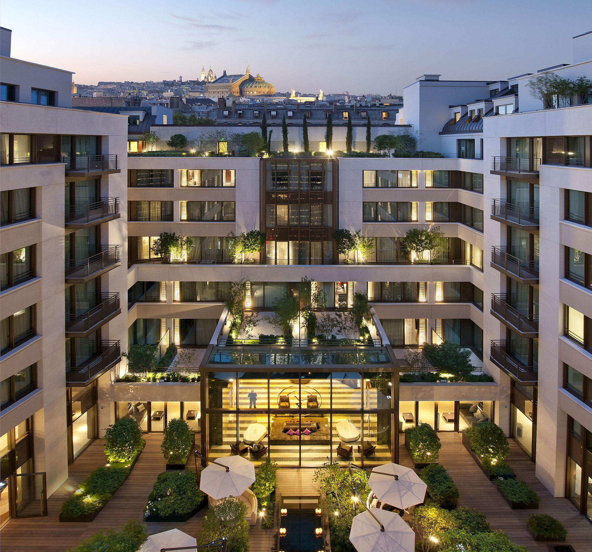 Gorgeous garden of the Mandarin Oriental in herat of Paris