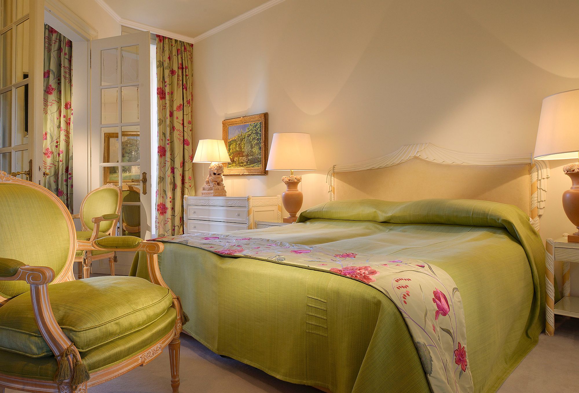 Hotel room with a hint of femininity at Villa Castagnola