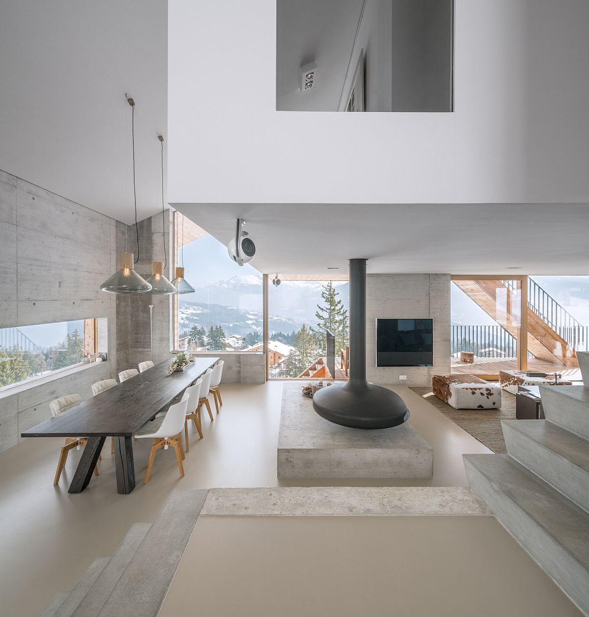 Living room of the chalet in Anzère with a view of the Alps