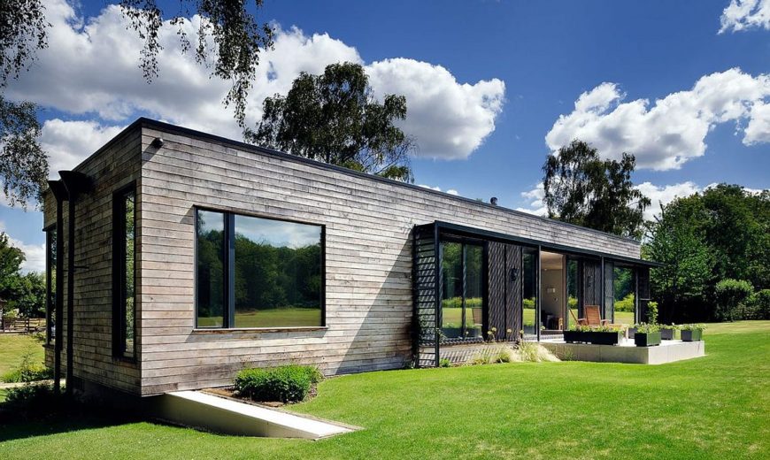 Eco-Friendly Dwelling: Contemporary Mobile Home Nestled in New Forest