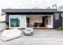 Modern-minimal-deck-of-the-revamped-Aussie-apartment-217x155