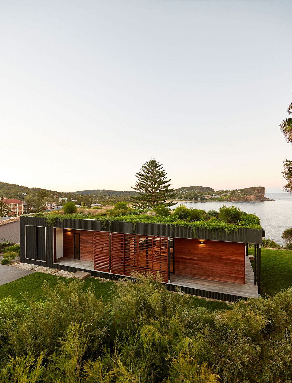 Modular contemporary home with green roof in Avalon Beach, New South Wales