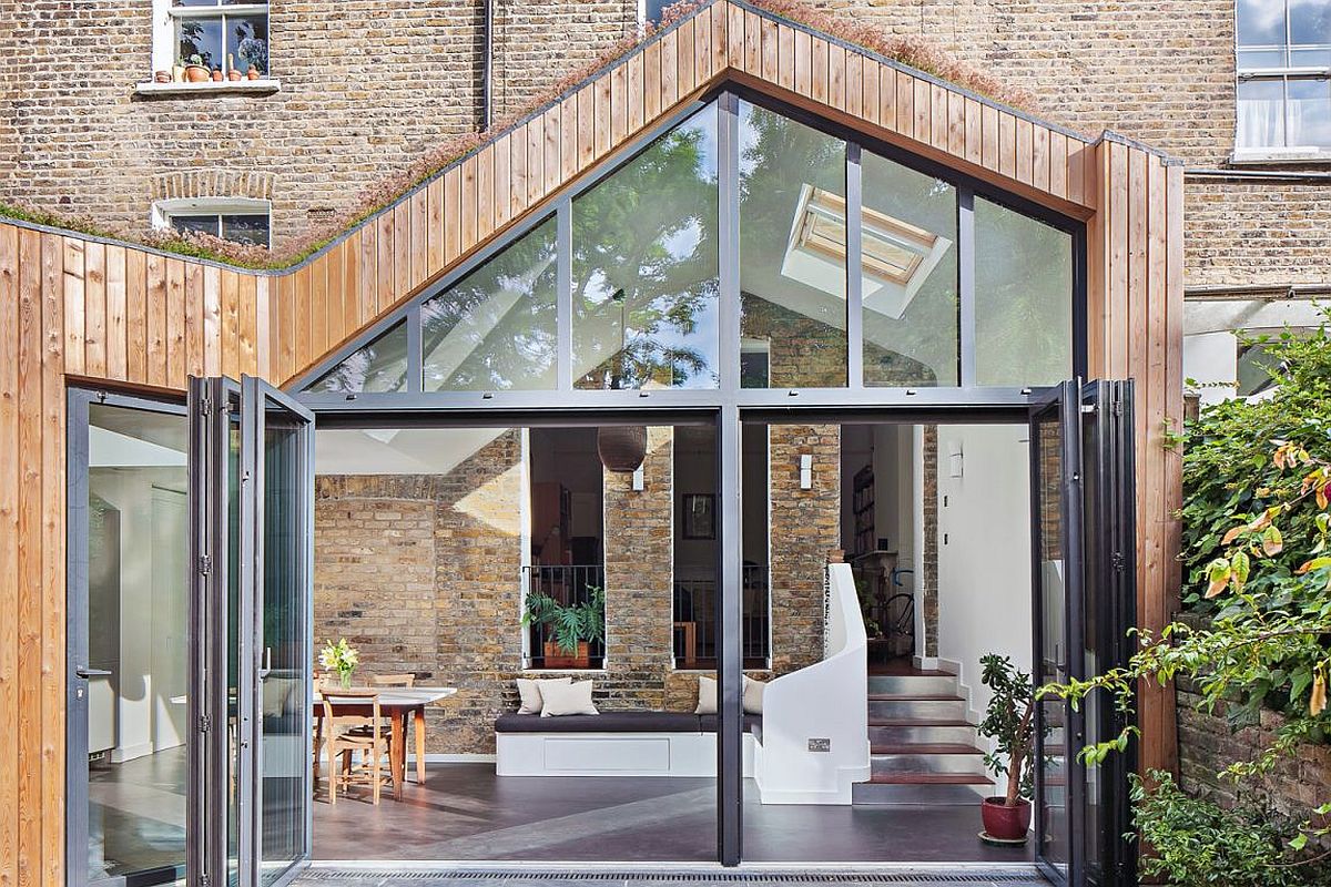 Steel glass and timber extension of the classic Londo home