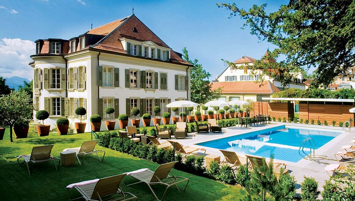 Tranquil Swiss Hotel surrounded by Alps and next to Lake Geneva