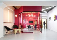 Bright-and-bold-pink-creates-a-vivacious-conference-room-for-the-modern-office-217x155