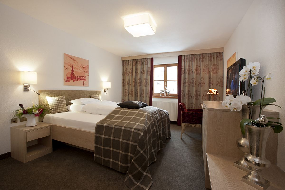 Cozy and elegant interiors of the Arlberg Hospiz Hotel