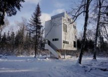 Cozy-modern-Canadian-cottage-on-the-banks-of-Lake-Winnipeg-217x155