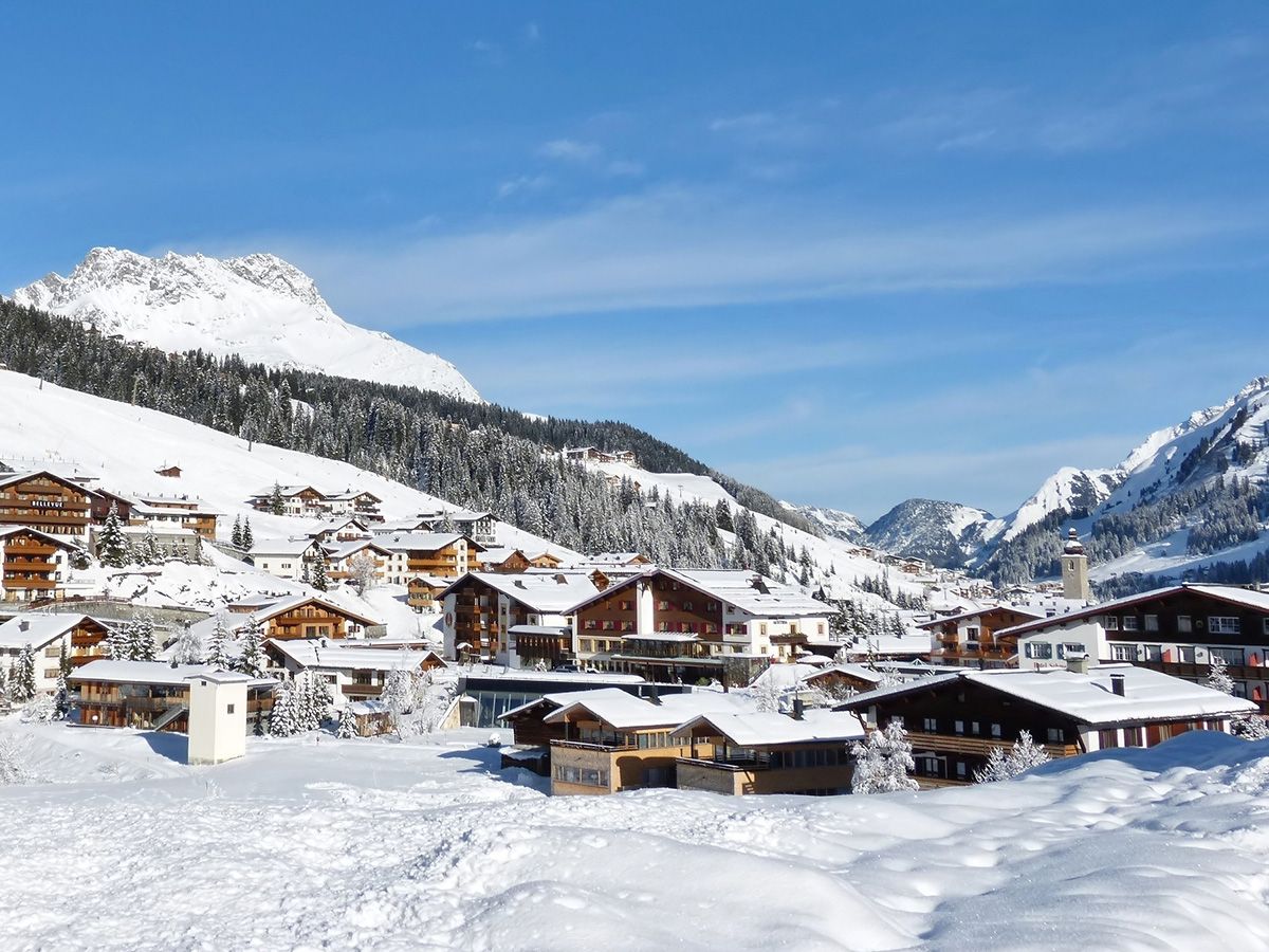 Fabulous-ski-slopes-of-Lech-welcome-you-at-Hotel-Berghof