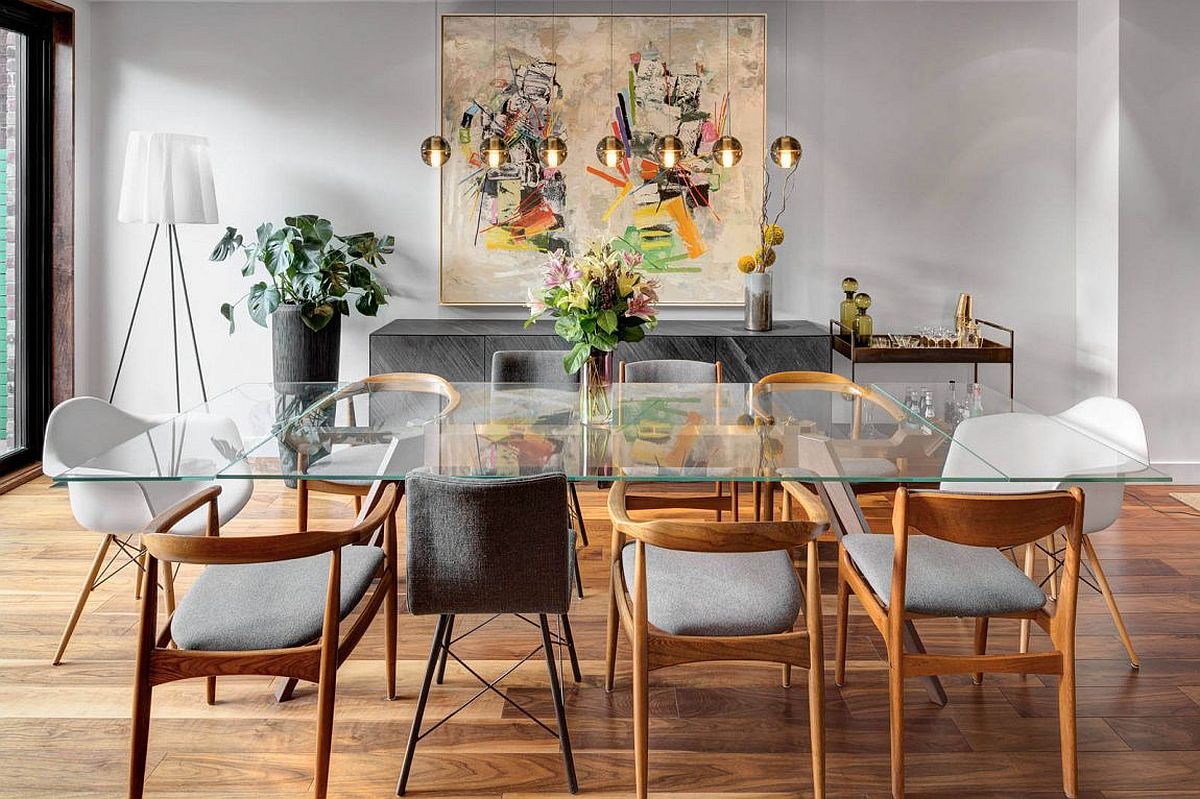 Gorgeous series of pendants illuminates the dining area