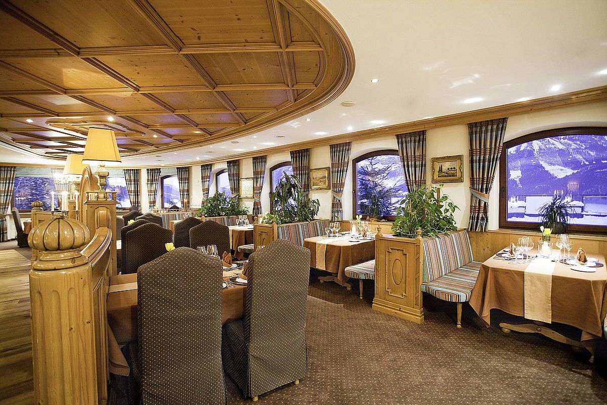 Grand interior and lavish dining at Kaiserhof