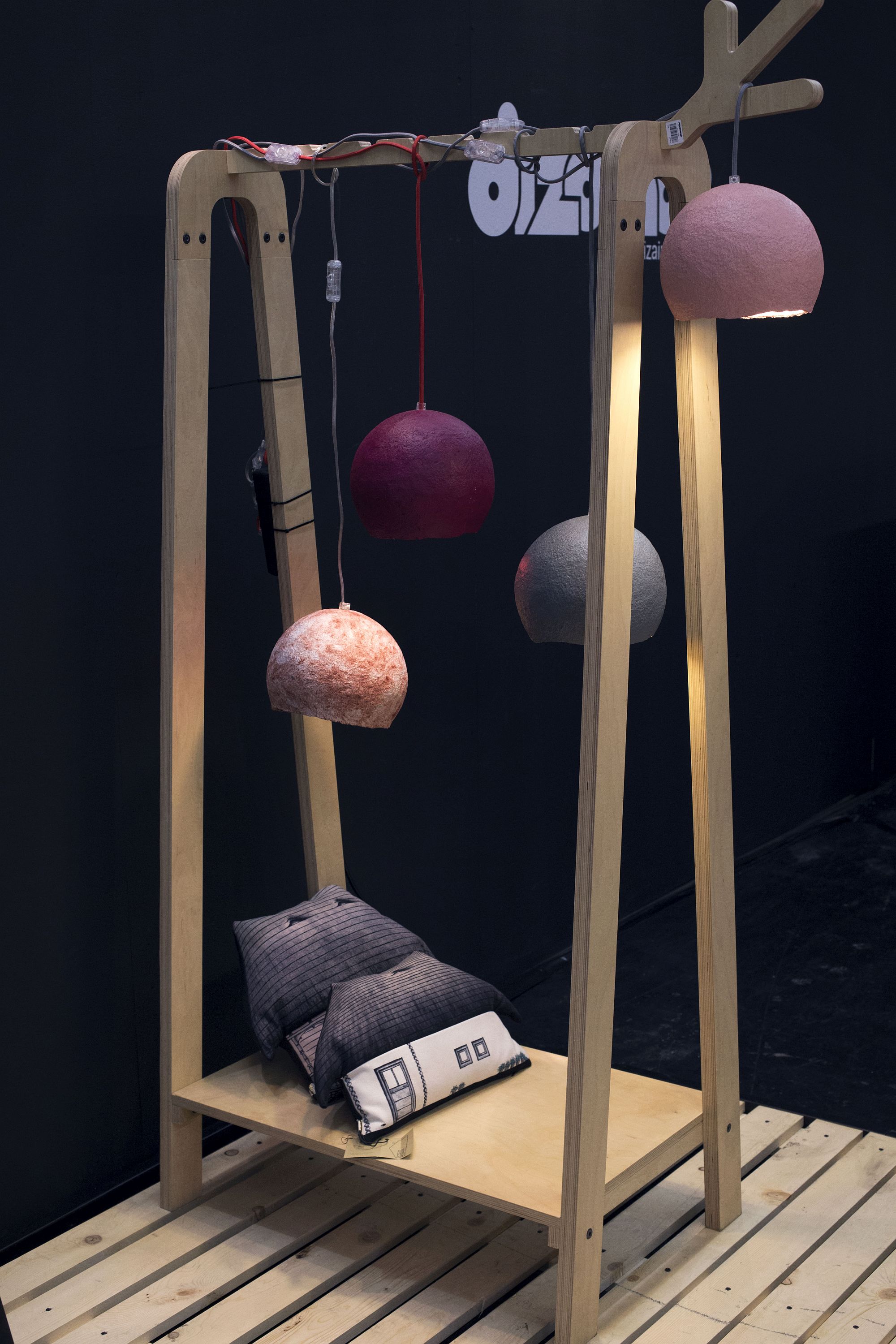 Innovative pendant lights from Dizainar