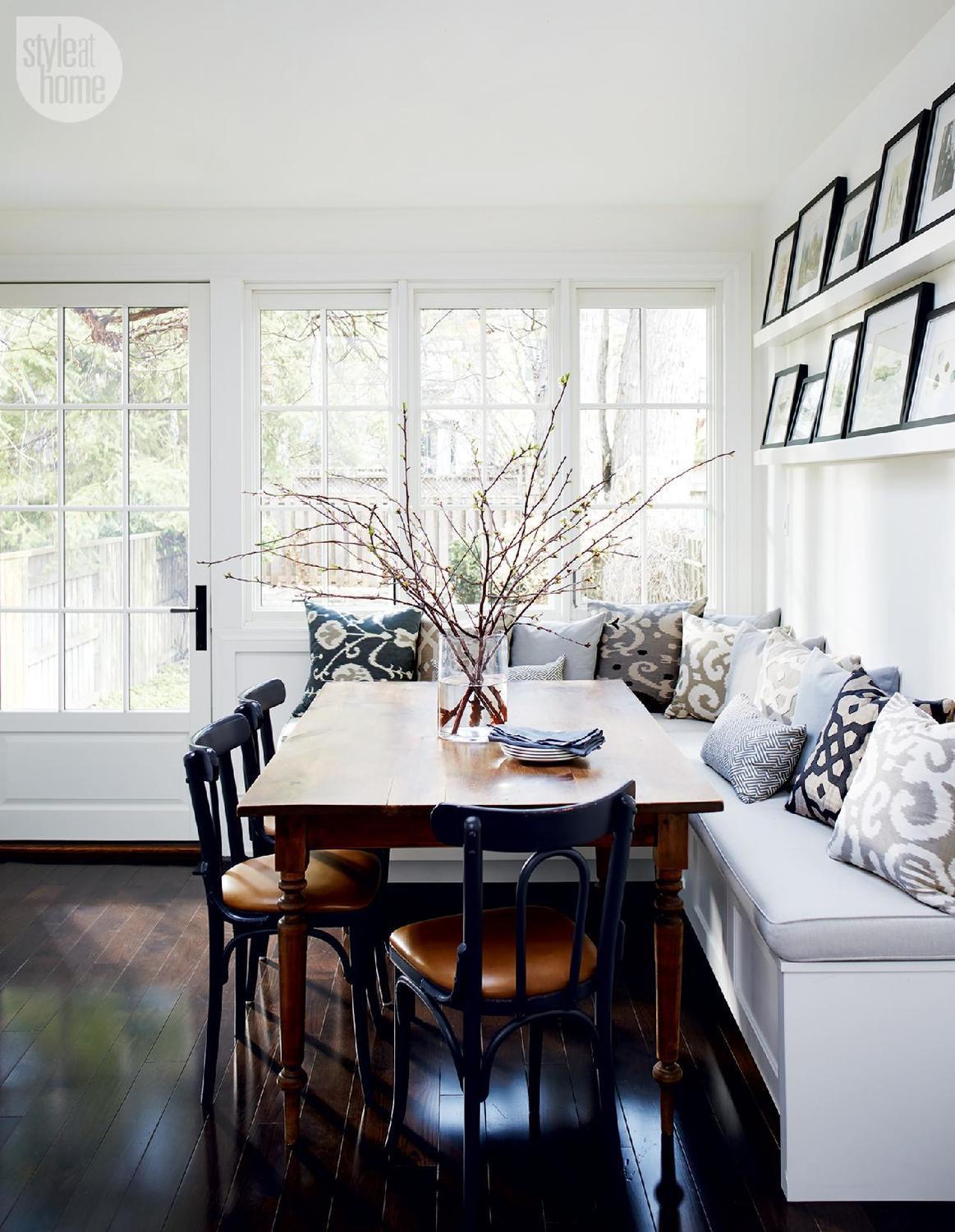 Kitchen banquette with cushions