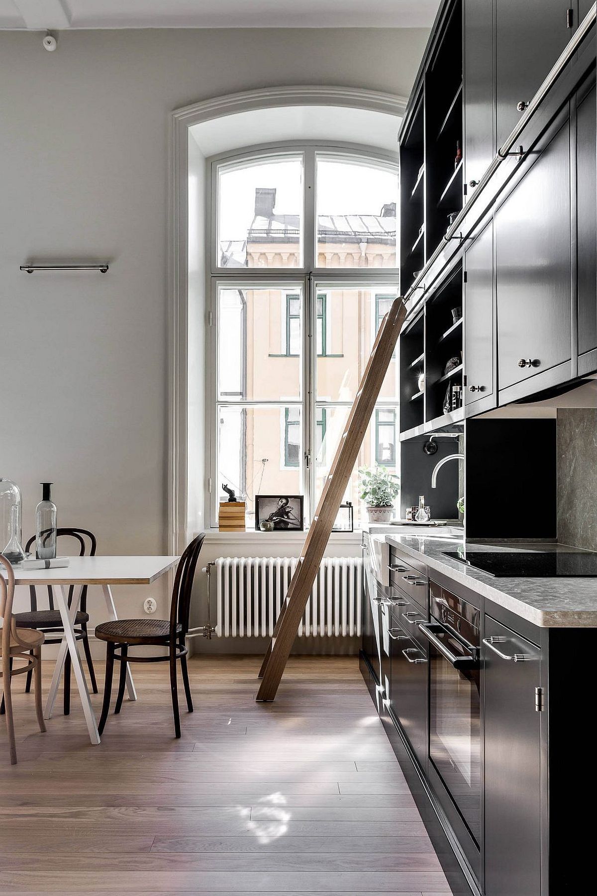 Ladder-in-the-kitchen-to-access-the-top-cabinets-and-shelves