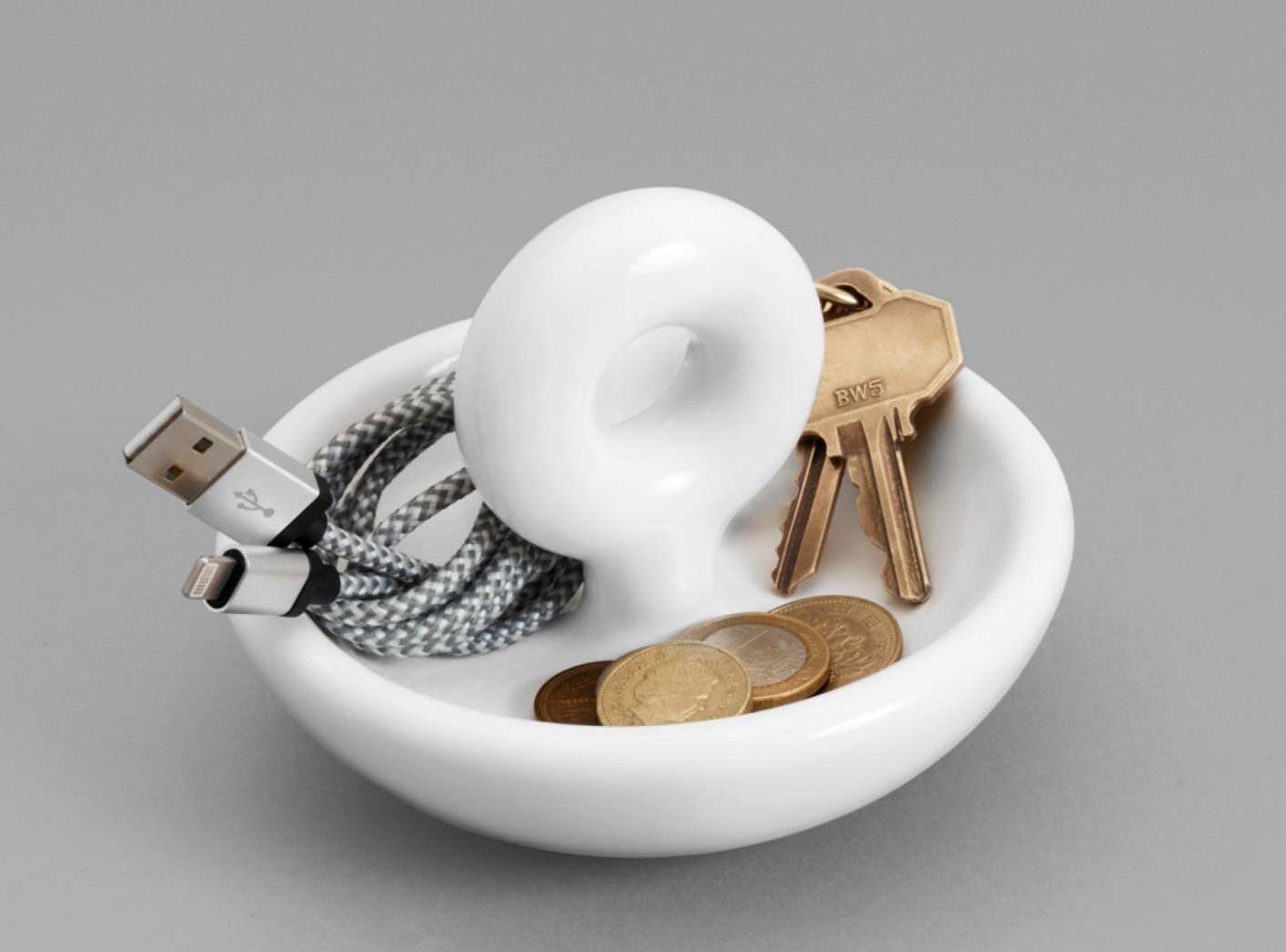 Little O Catchall in white