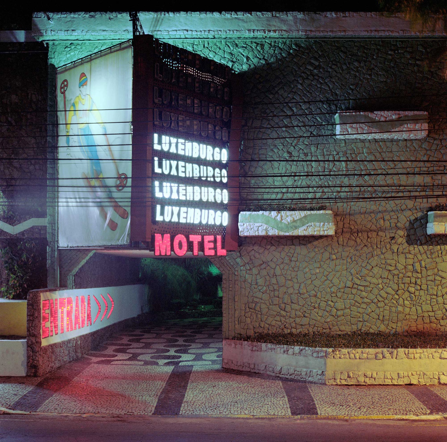 Love-motels-2