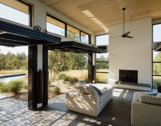 Connecting with Nature: Open and Serene Retreat Blurs Traditional Boundaries