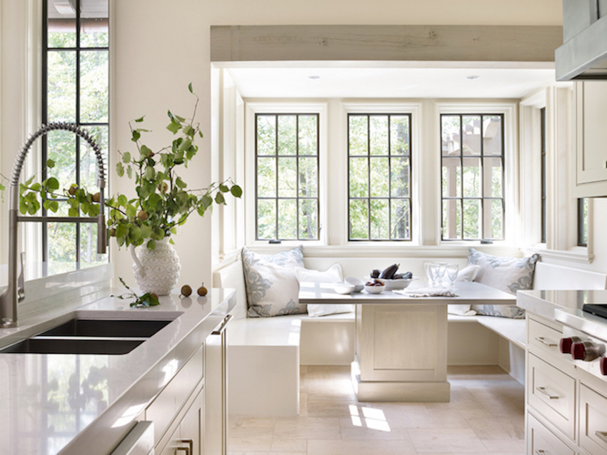 Simple banquette in a luminous decor