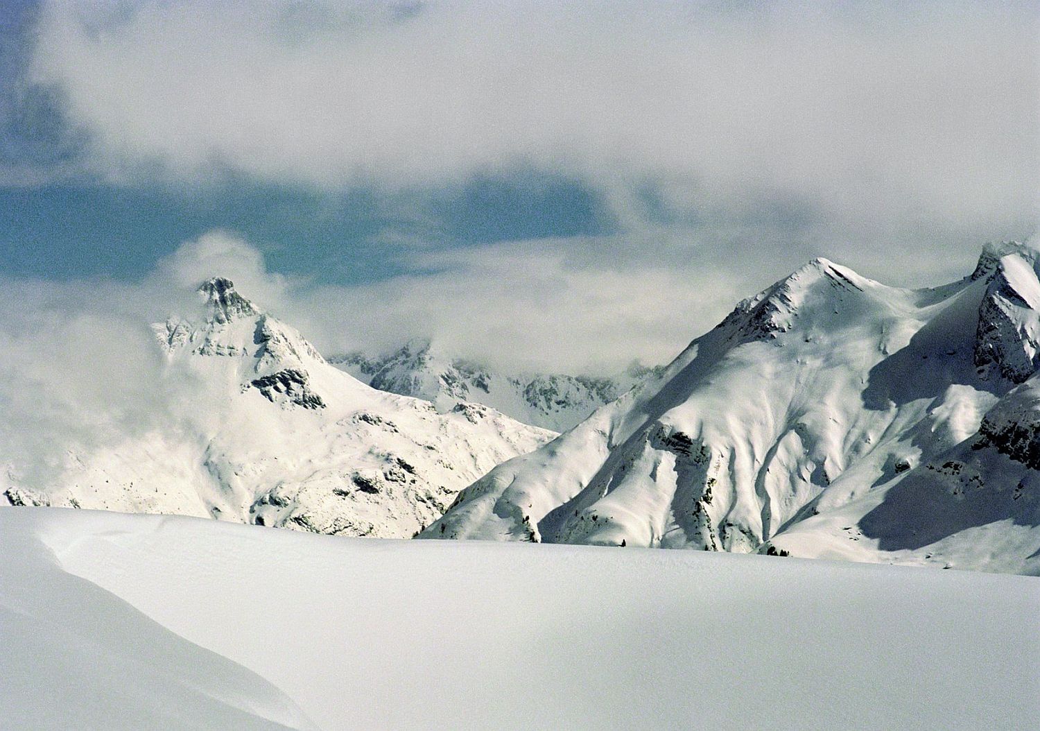 Stunning-views-of-the-Alps-and-snow-lad-slopes-from-Houtel-Aurelio-Lech