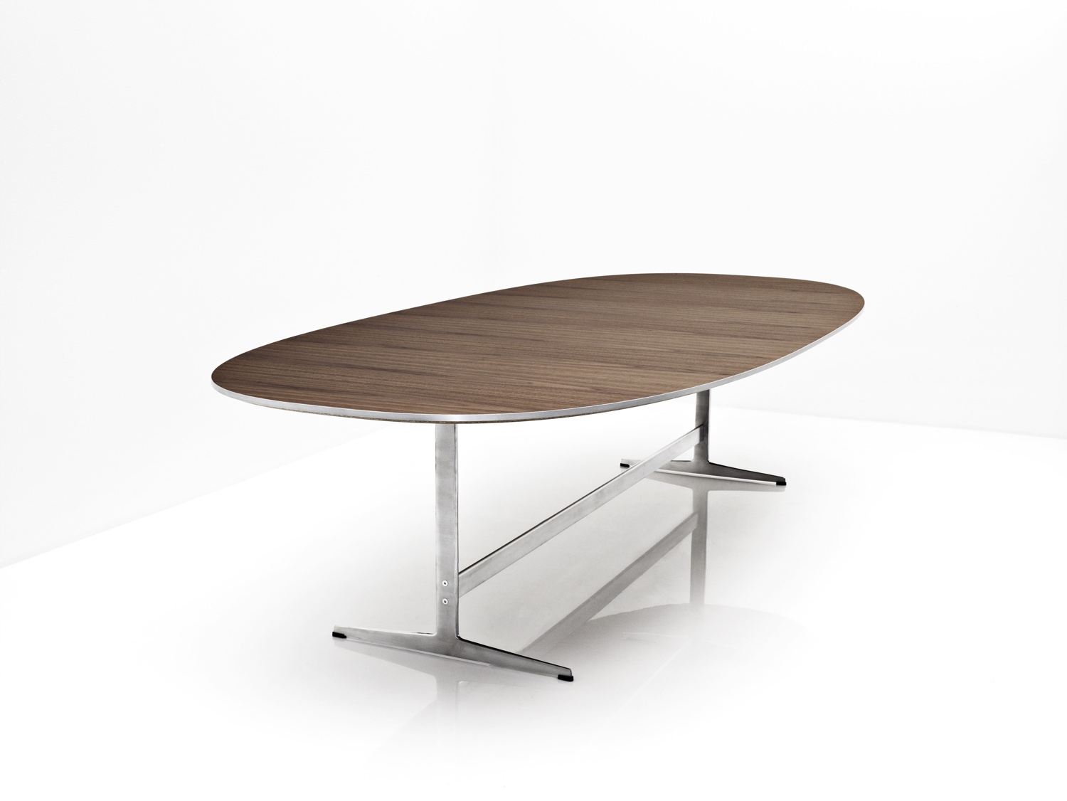 Super-Elliptical™-in-walnut-veneer-