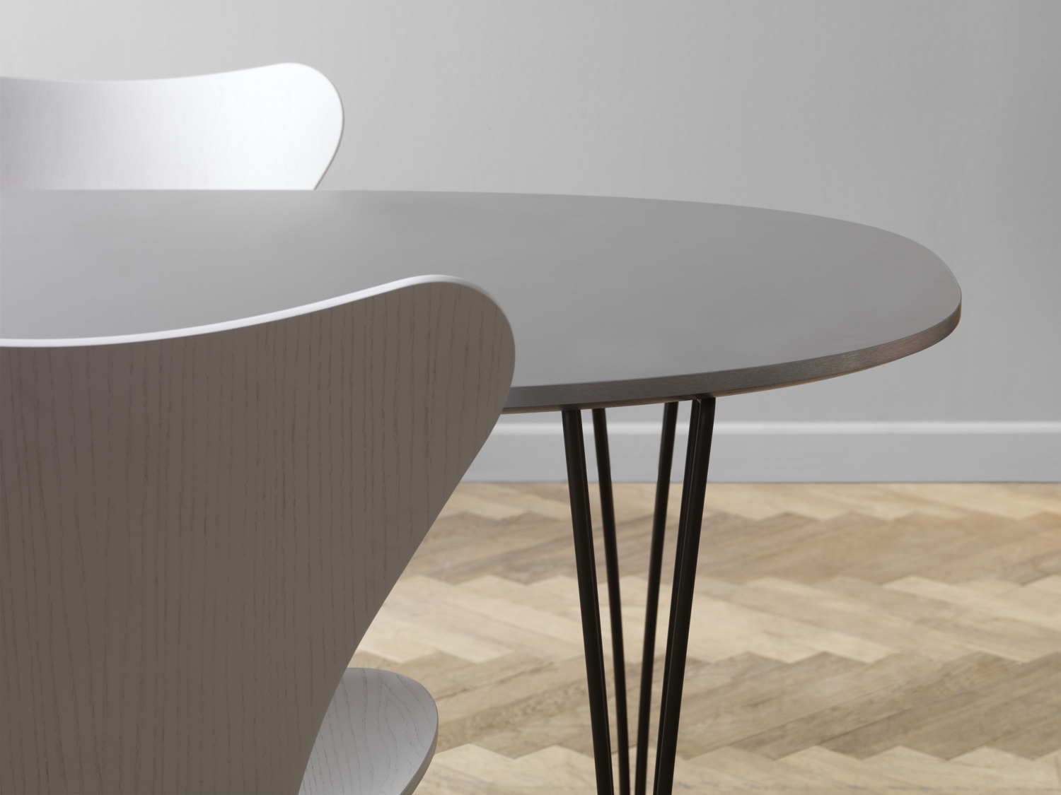 Super-Elliptical™ table in grey laminate