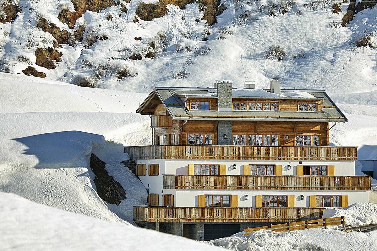 Traditional chalet meets modern luxury at Skyfall Penthouse