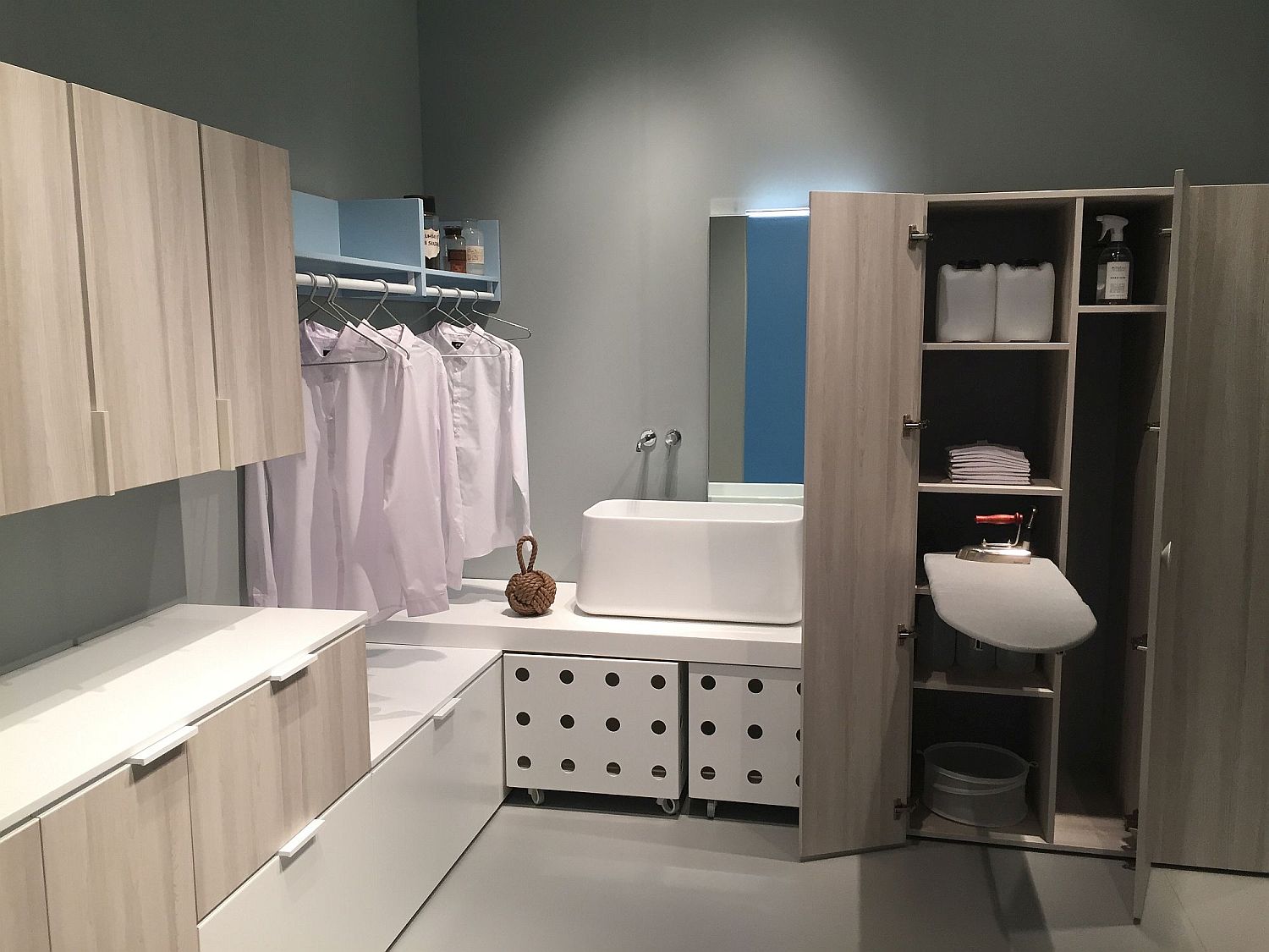 Turn your bathroom into a laundry room as well!