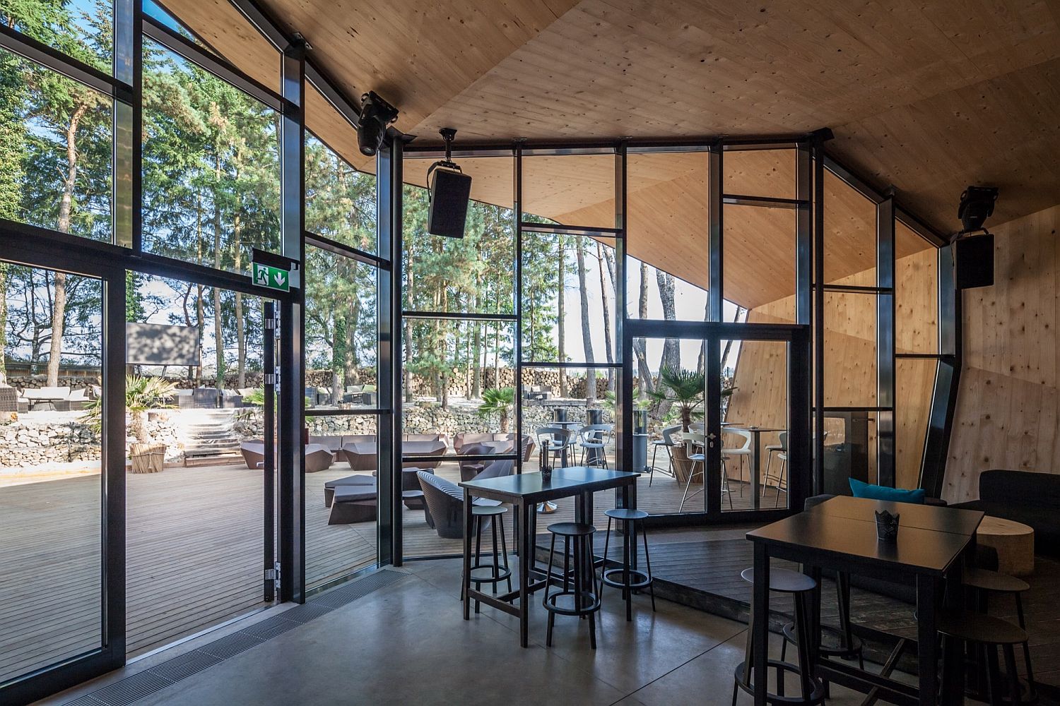 Wood adds touch of warmth to the ingenious Boos Beach Club Restaurant