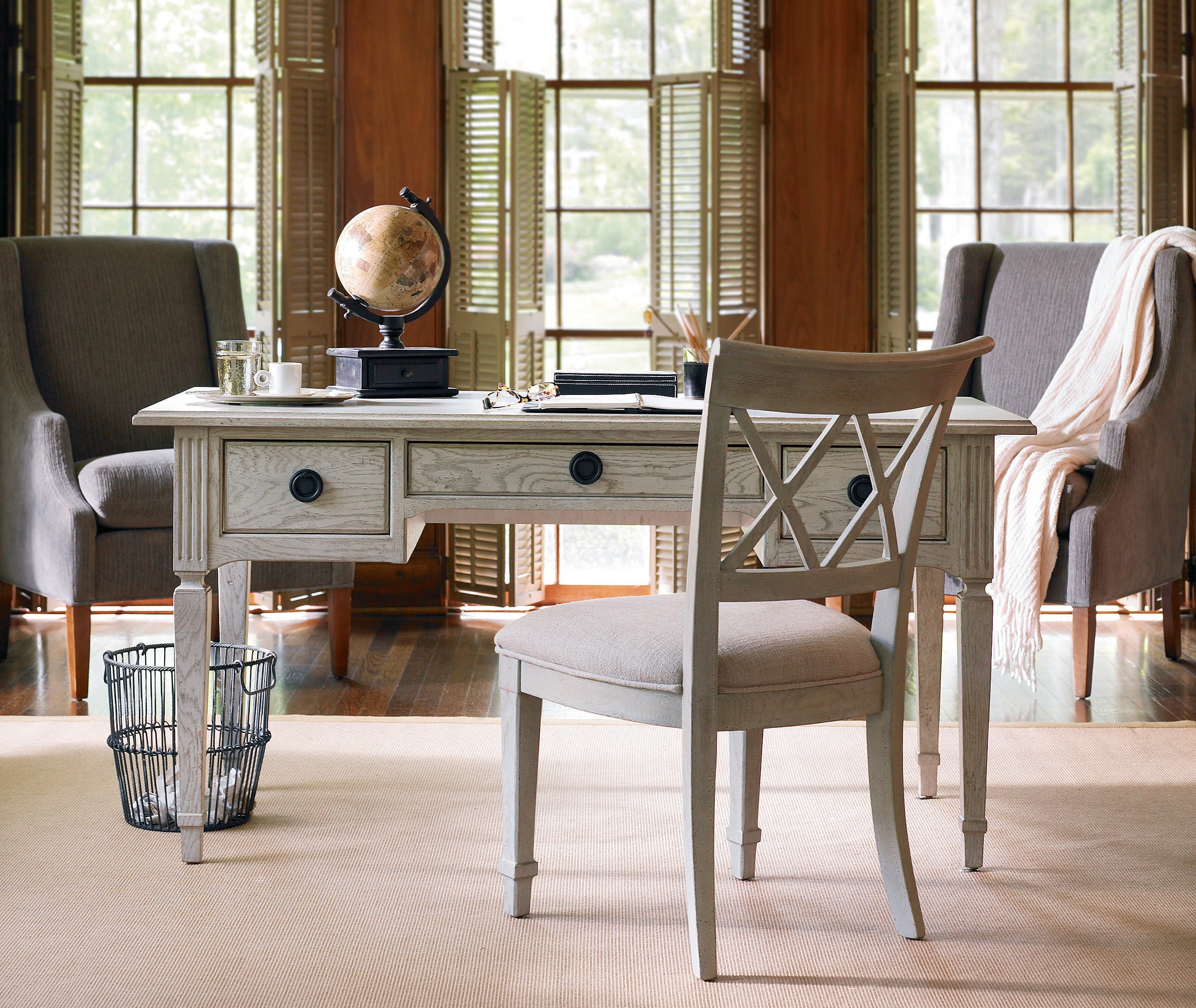 A pleasant workspace with wood of lighter shade