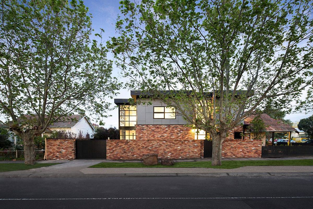 Brick and tile give the contemporary Aussie home a unique look