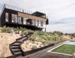 Keeping Out Extreme Heat: Folding House with Lake Views in Chile