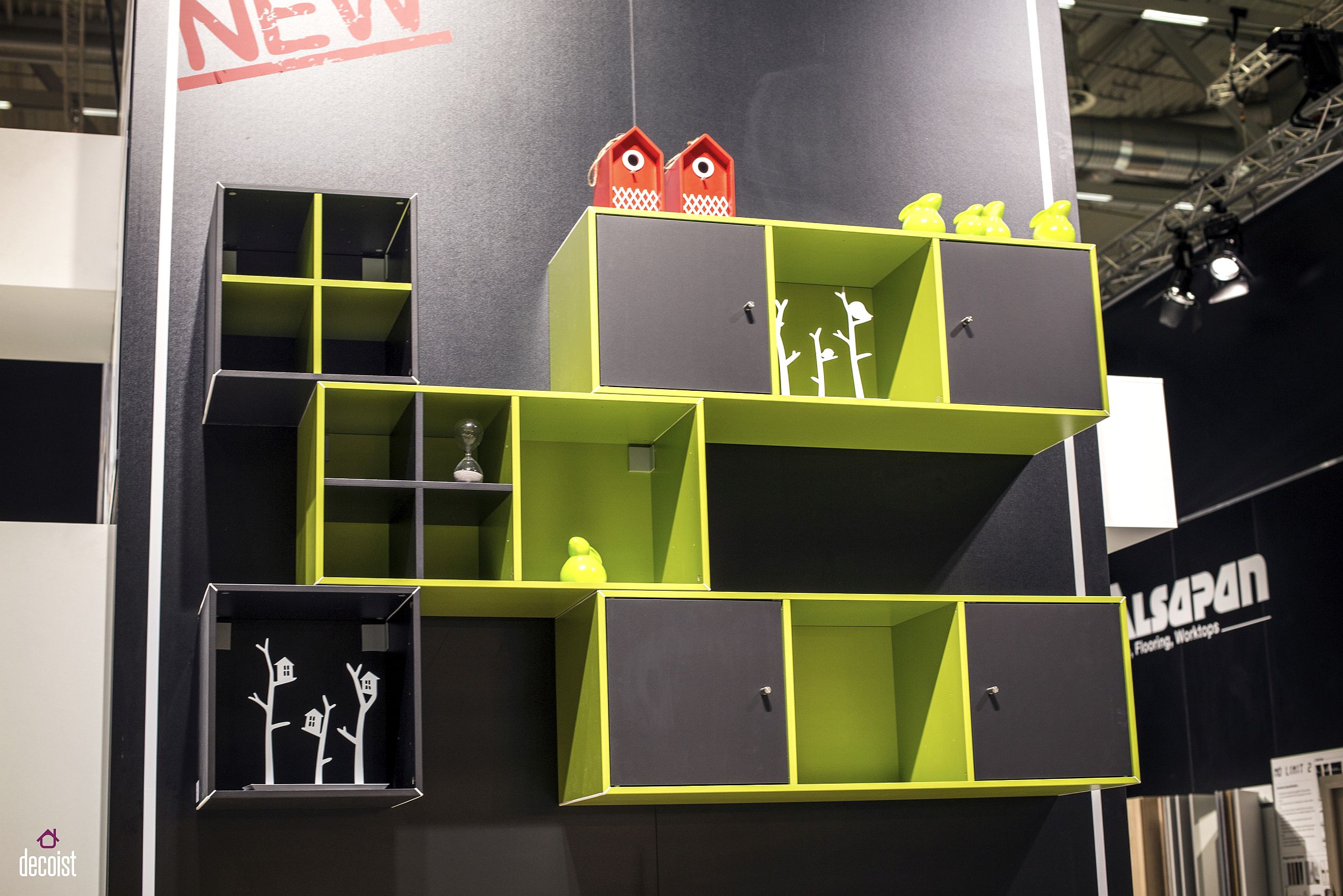 Colorful, modular wall-mounted units for a fun and practical kids' room