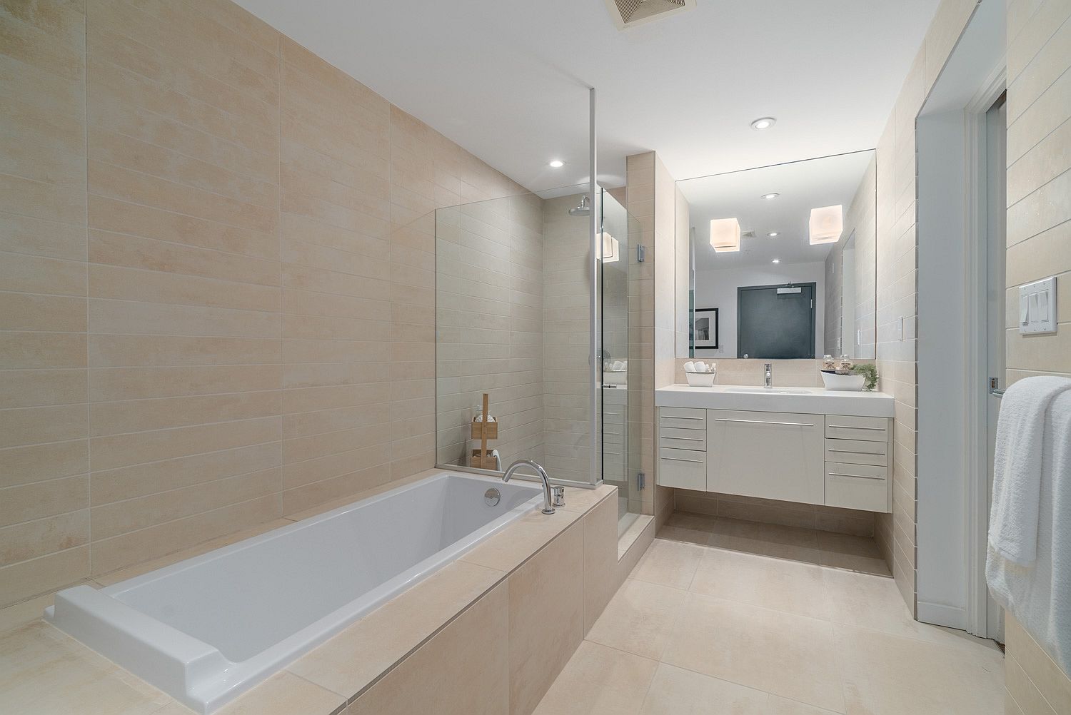 Contemporary bathroom in white witha hint of pink!