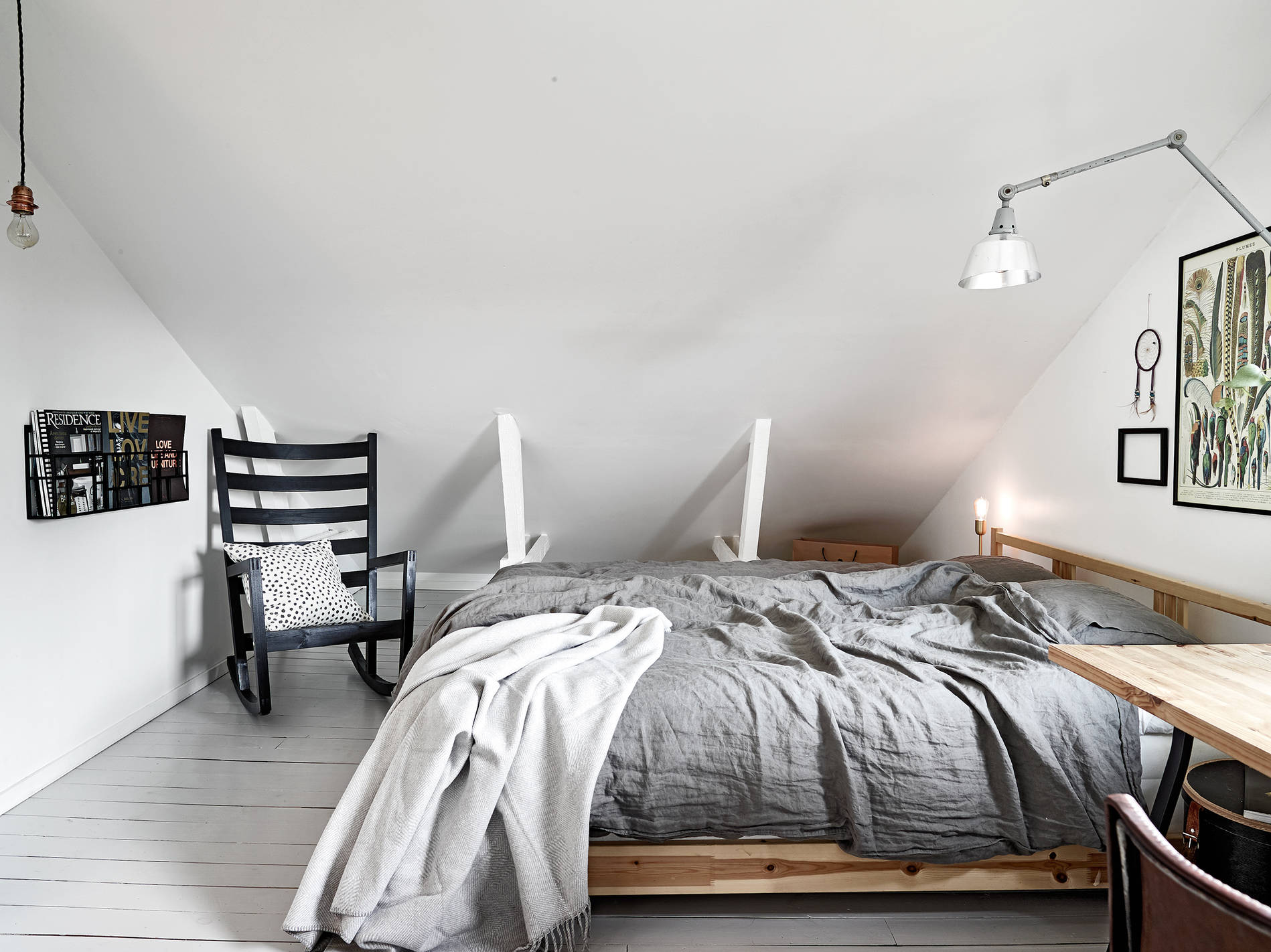 Cozy-attic-bedroom-loft-